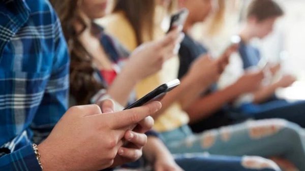 Increased emphasis on mobile over education:
What is the future of the student community?