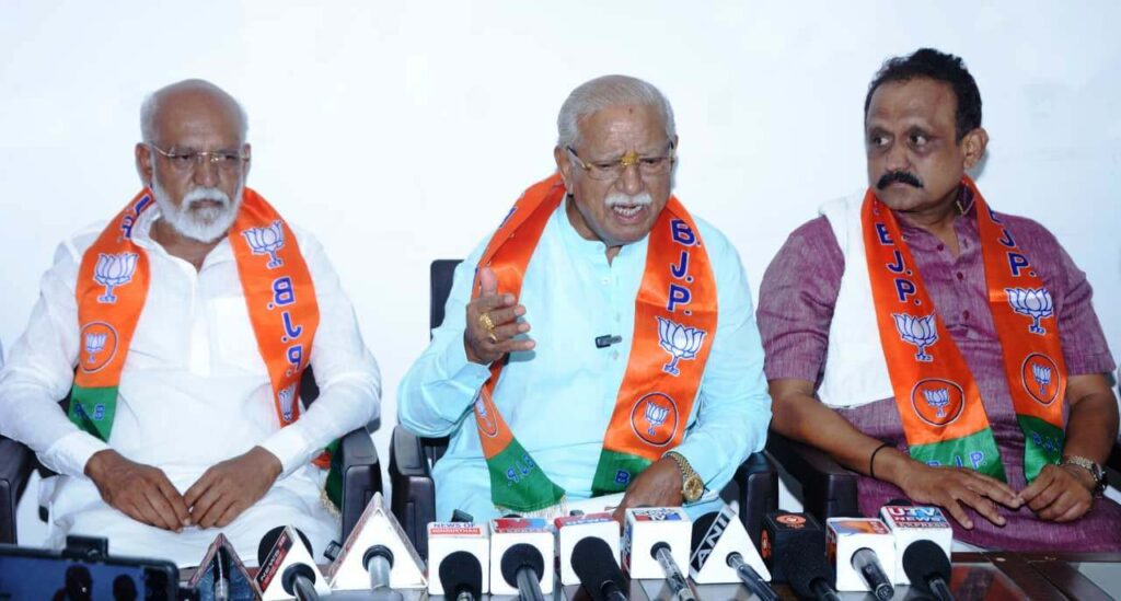 Siddaramaiah Economy Criticism press meet in Vijayapura